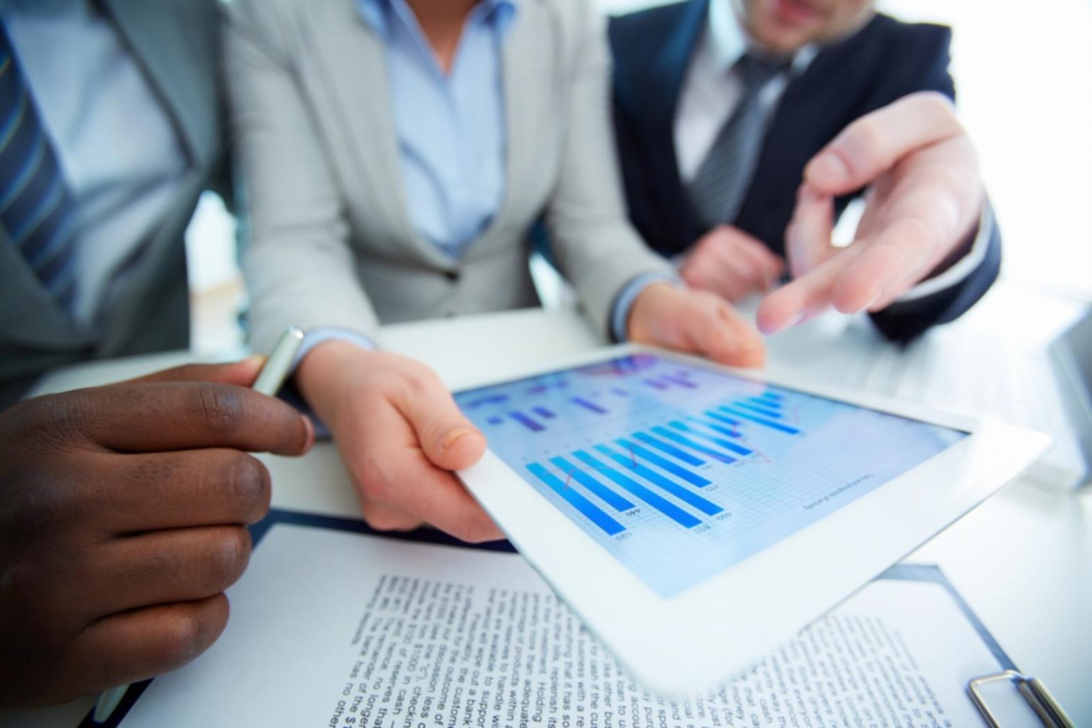 Web performans metrikleri ve analiz araçları kullanımı